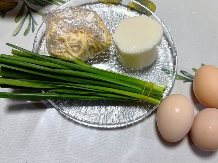 余ったスパゲッティ救済アイデア！ニラ玉スパゲッティ