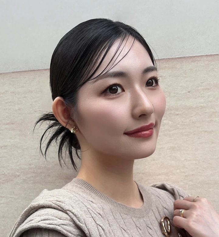 ロムアンド 18 ジュジュブジャムを塗った藤田あかりの秋メイク
