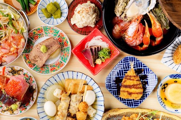 マグロの中落ちを自身で削る！おすすめ屋 名駅4丁目店で「骨付き中落ちマグロ祭」開催