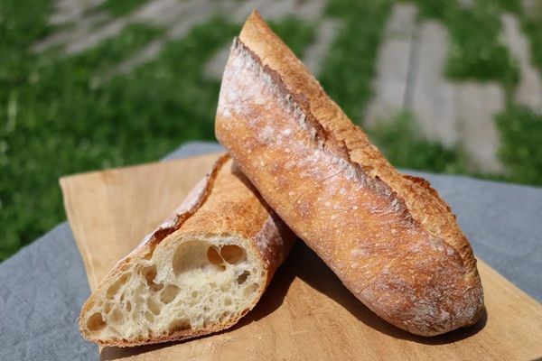 【北海道】フェルム ラ・テールが「美瑛小麦のバゲットラスク」を限定発売。旅のお土産に
