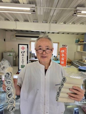 【愛媛県松山市】中荘醤油と共同開発！濃厚油そばを楽しめる「松山ブラックラーメン 黒虎屋」を新OPEN