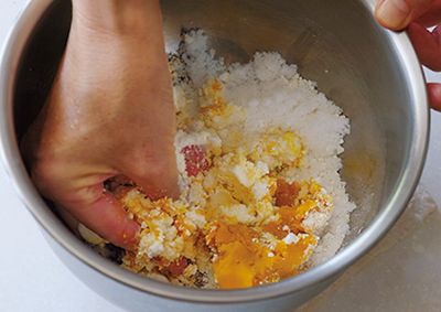 【2026年十五夜は9月25日】レンチンで下ごしらえ！ お月さまみたいな黄色い「白玉だんご」の作り方の画像2
