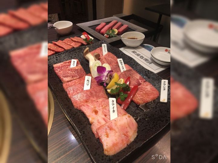就職祝いの感動をもう一度! 高級感あふれる店内で味わう絶品肉