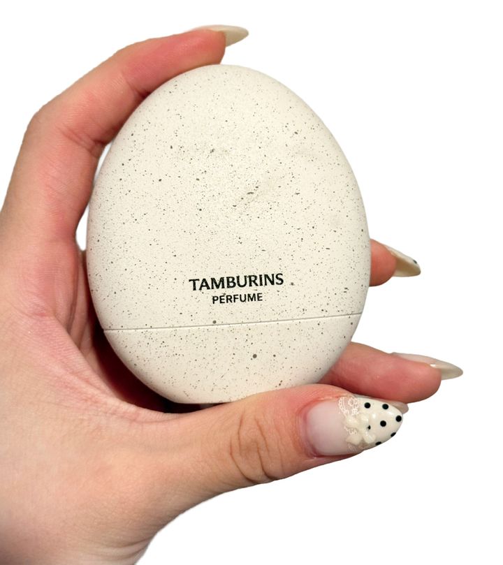 リンさん（IS:SUE）が愛用するTAMBURINS（タンバリンズ）のエッグパフューム レイト オータム