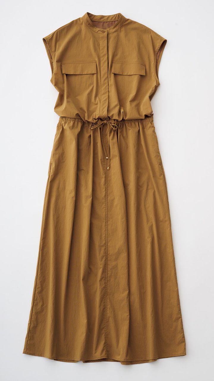 サファリワンピース¥24,200／ノーク