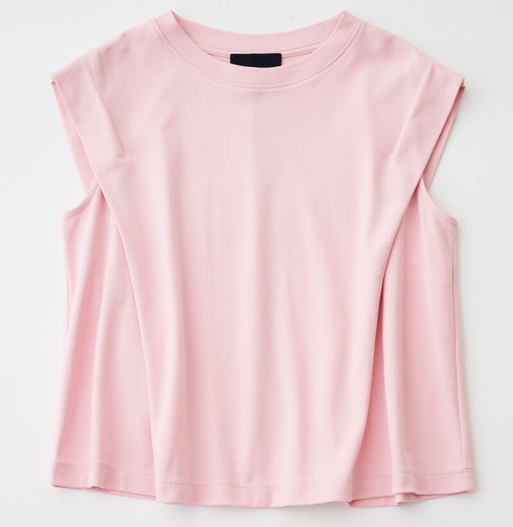 タックショルダーカットソー¥7,700／ノーク