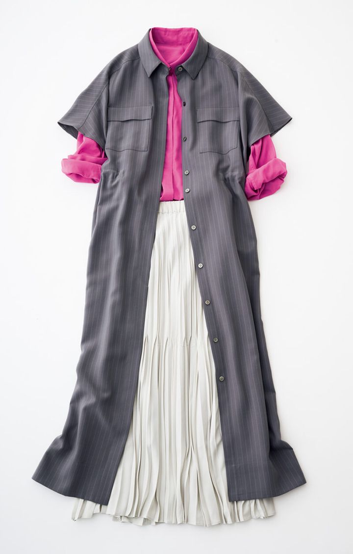 ロングシャツワンピース¥16,500、オーガニックコットンシアーシャツ¥14,300、プリーツスカート¥18,700／すべてソージュ（ソージュ オンラインストア）
