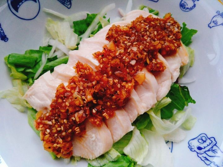 悪魔級に美味しいドレッシングをかけて。鶏ハム悪魔ドレッシングサラダ