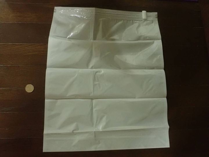 ダイソー：衣類用圧縮袋(40cm×50cm)