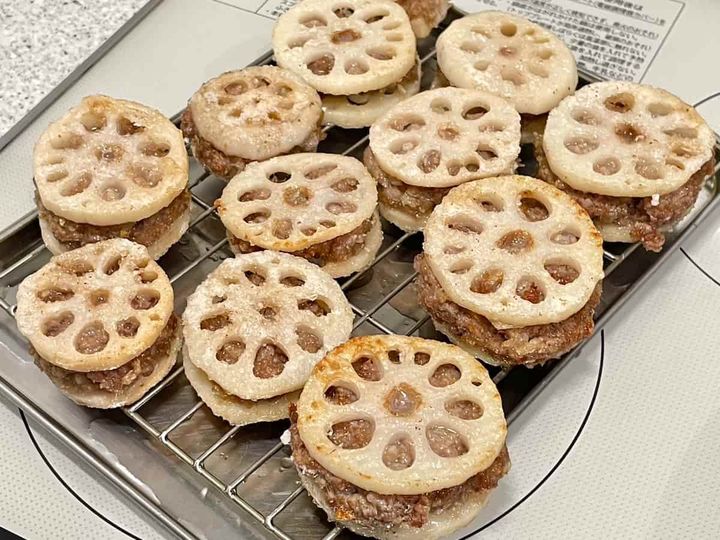 ひき肉の生姜風味れんこん挟み揚げ焼き