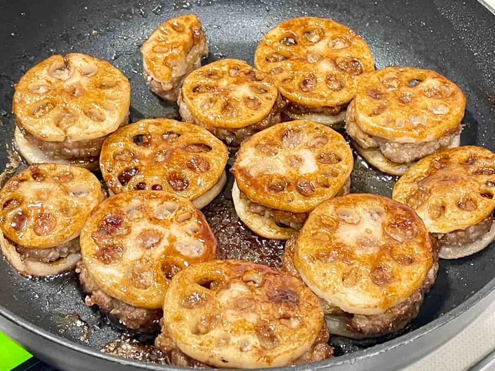 ひき肉の生姜風味れんこん挟み揚げ焼き