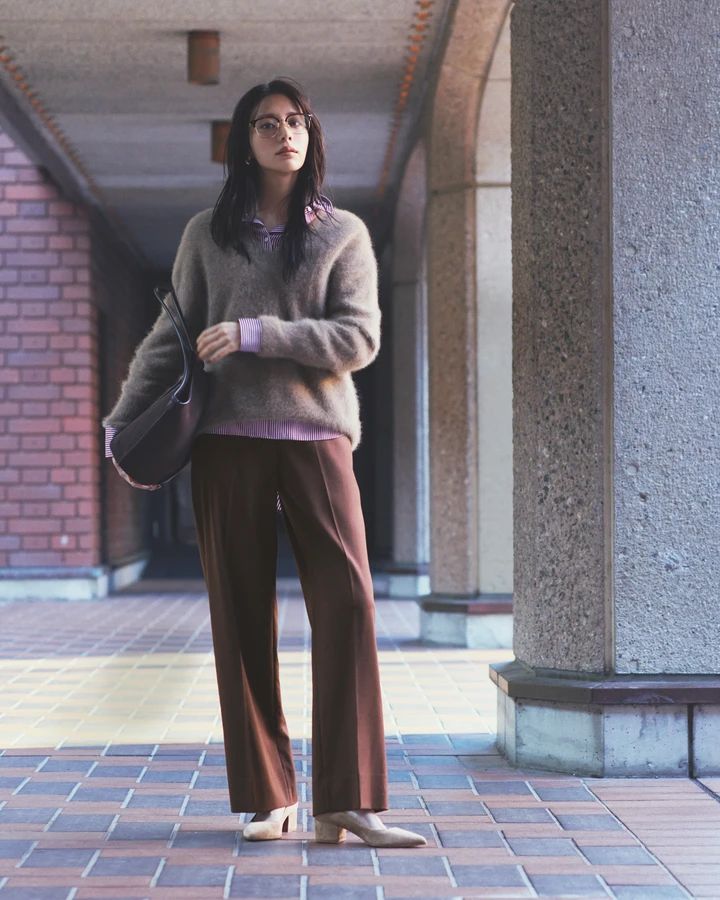 貴島明日香 スラックスコーデ