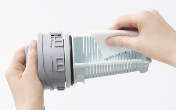 溜まったホコリも指やティッシュでスルッと取れる 日立グローバルライフソリューションズ株式会社