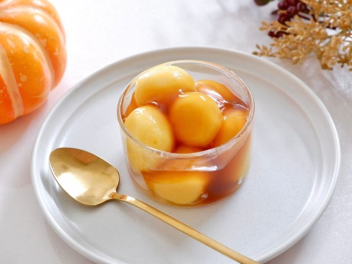 みたらしだれをかけたかぼちゃのお豆腐白玉