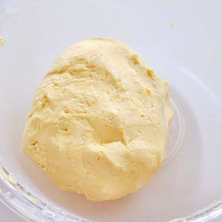 かぼちゃ、白玉粉、絹ごし豆腐を混ぜた生地