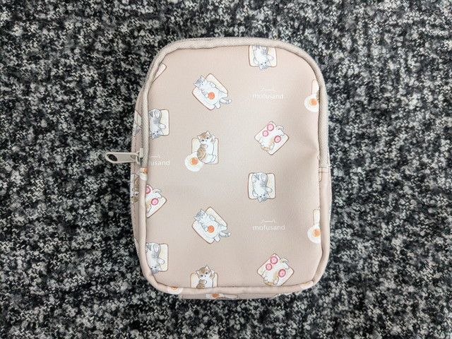 mofusandのパンにゃん柄ポーチ正面の写真