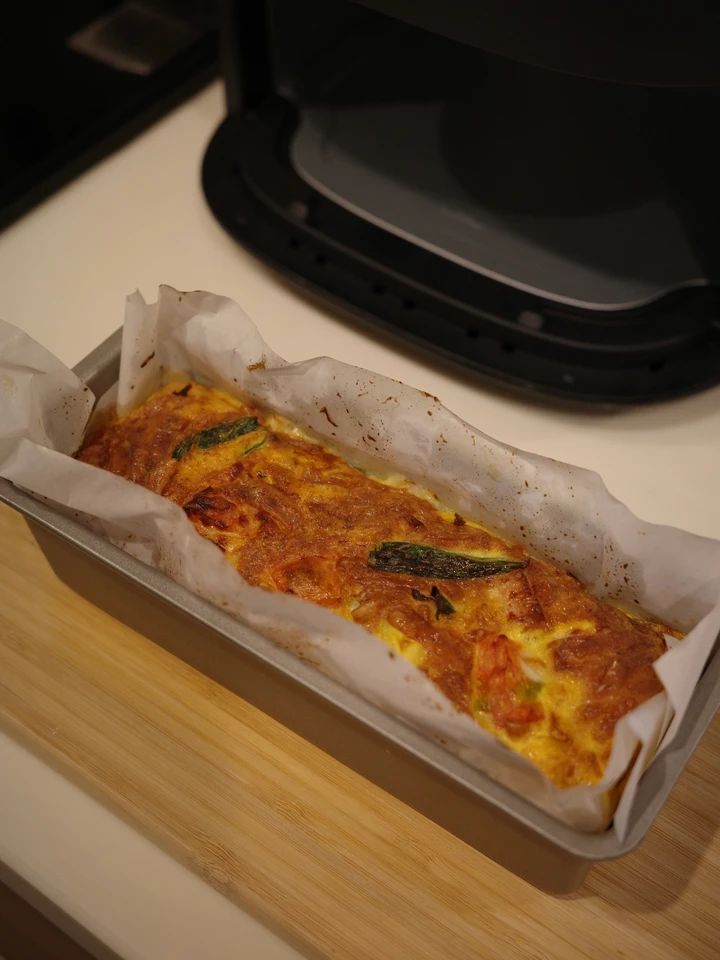 COSORIのノンフライヤーで焼いたキッシュ風スパニッシュオムレツ