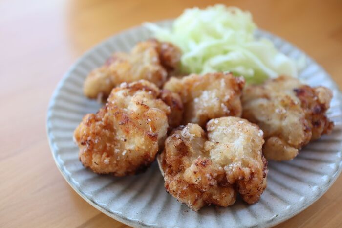 いつもの『唐揚げ』が変わります。カリジュワ〜に揚げるための〈たった5つのコツ〉を大公開♡