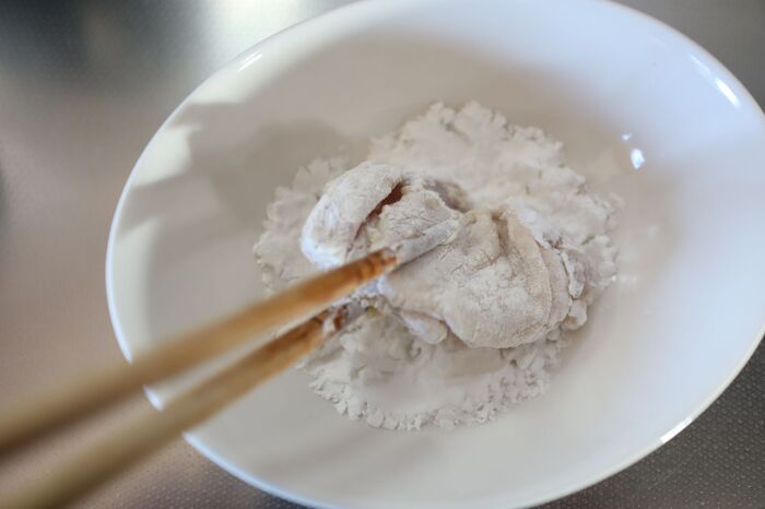 いつもの『唐揚げ』が変わります。カリジュワ〜に揚げるための〈たった5つのコツ〉を大公開♡