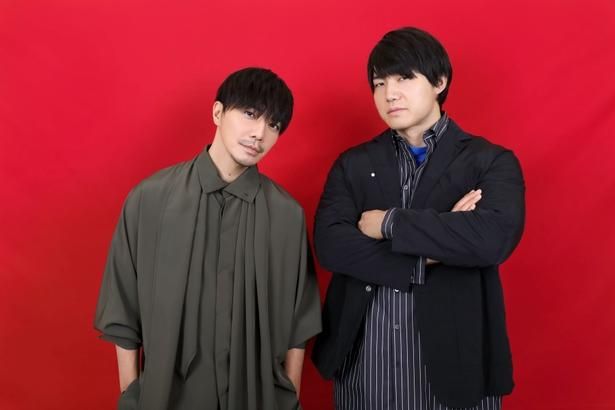 撮影を通じ、すっかり打ち解けた成宮寛貴と青木マッチョ 撮影/杉映貴子 スタイリング(成宮寛貴)/杉長 知美 ヘアメイク(成宮寛貴)/INOMATA(&’s management) スタイリング(青木マッチョ)/松本ユウスケ(anahoc) 