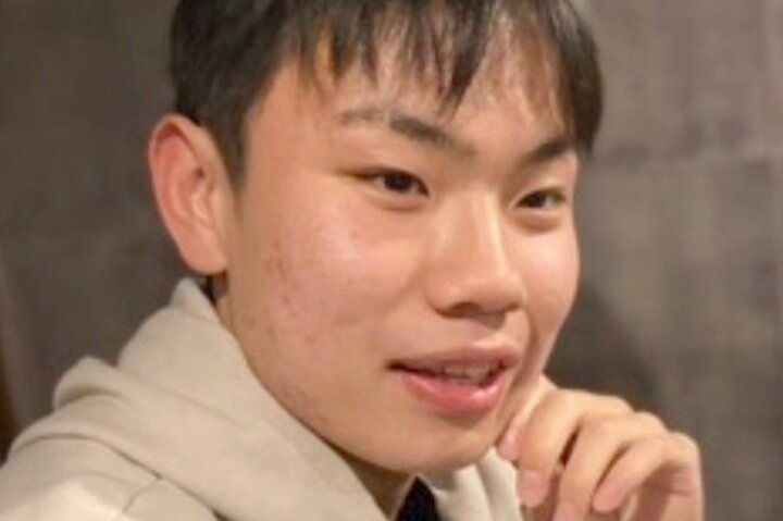 【写真・画像】営業マンからホストになった22歳「３点。一発ギャグやって」客から辛口採点も、人生初シャンパンに号泣 1枚目