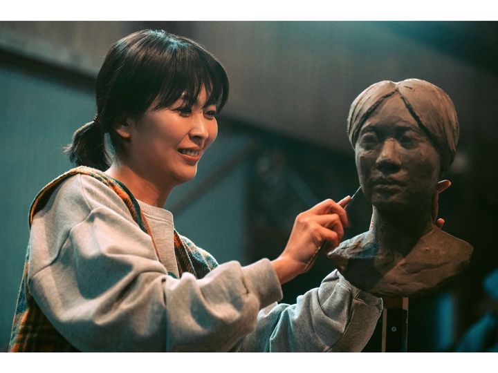 『ナギダイアリー』は大きな事件が立て続けに起きたりはしない、タイトルさながらの「凪」の状態が続く内容ながら、とてもスリリングで面白い映画でした。その理由を解説しましょう。（※画像出典：(C) 2026 ナギダイアリー・パートナーズ (スターサンズ/八朔ラボ/ワンダーストラック) / Survivance / Momo Film Co.）