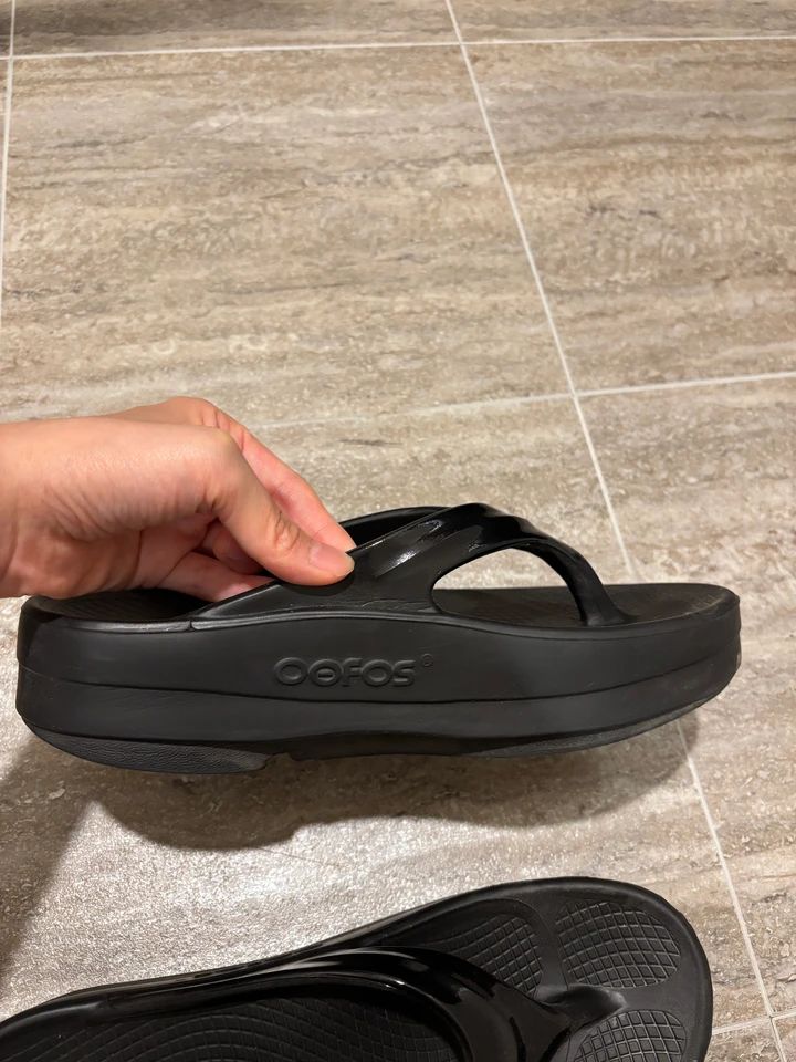 厚底OOFOSがちょっとしたお出かけに便利＆疲れ知らず Nikeの厚底サンダルと比較してみた_3