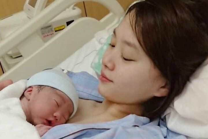 【写真・画像】産婦人科で分娩を拒否…16歳の母が当時の苦悩を明かす「医者や看護師が10人以上」「すごい目で見られた」 1枚目