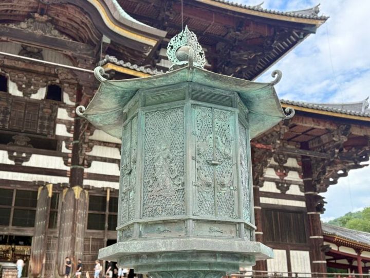 奈良 東大寺 大仏殿前 八角燈籠