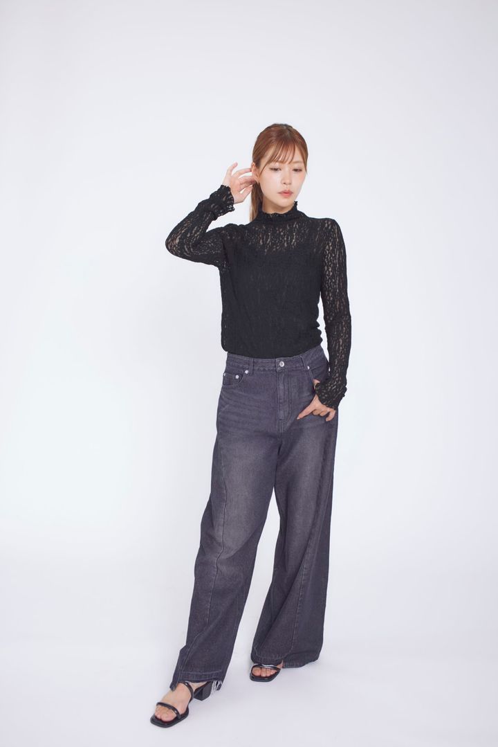 Tiny EDENの服を着用した阿比留あんな