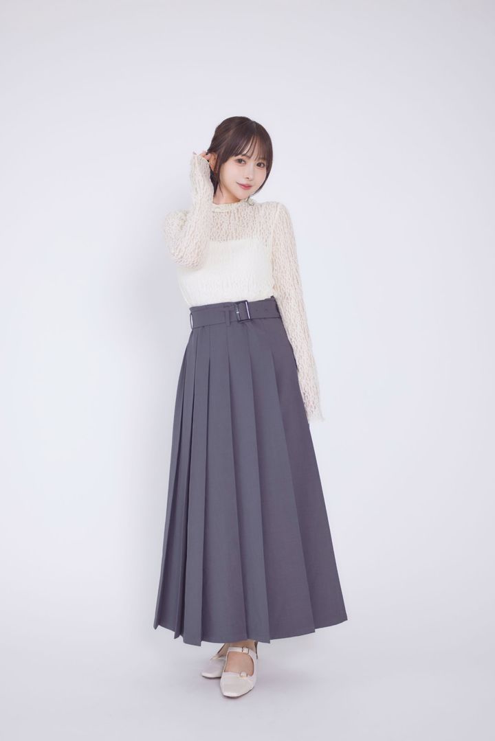 Tiny EDENの服を着用した平松可奈子
