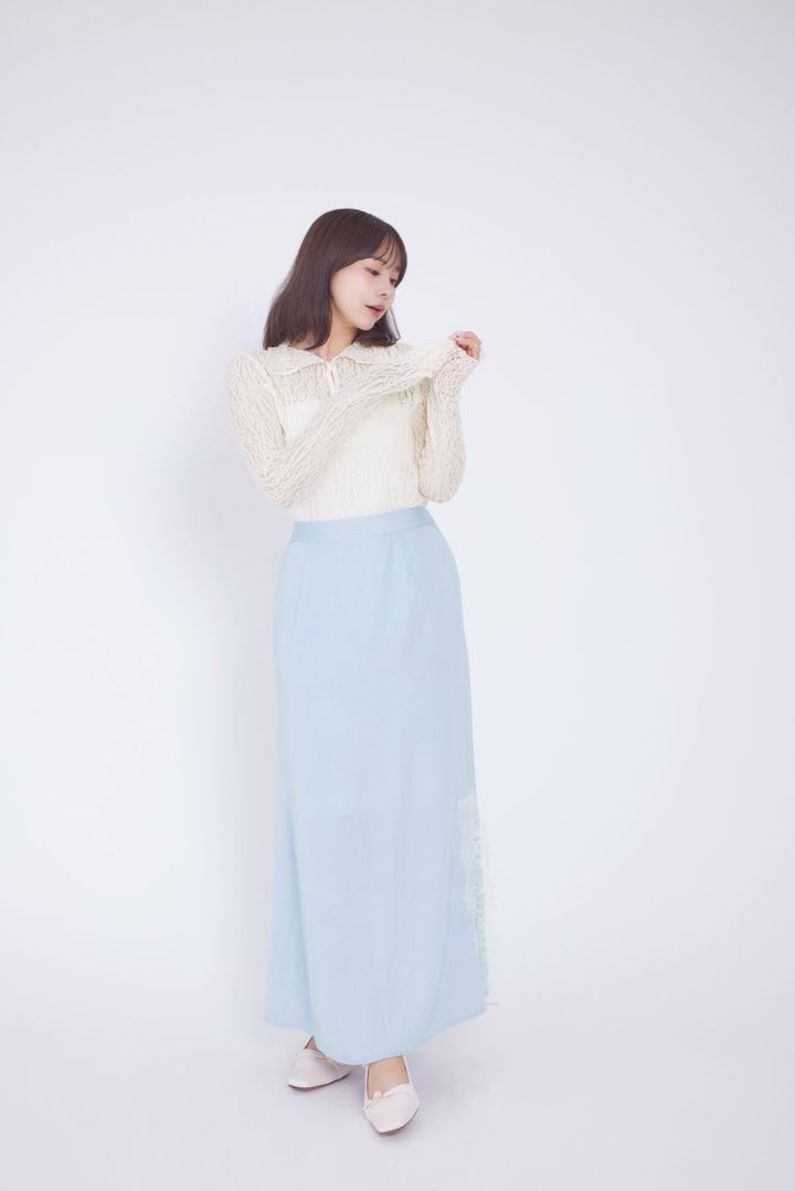 Tiny EDENの服を着用した平松可奈子