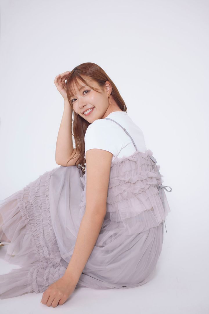 Tiny EDENの服を着用した阿比留あんな