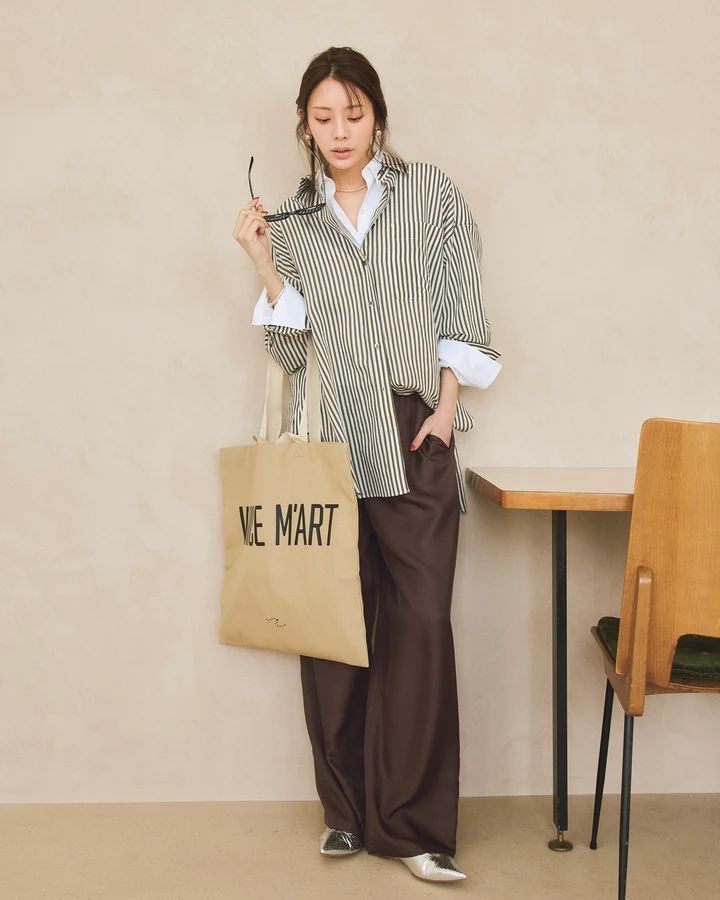 貴島明日香 シャツコーデ