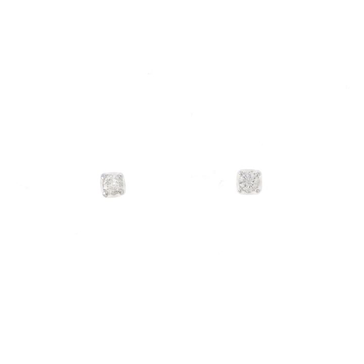 ヨンドシーのダイヤモンドピアス