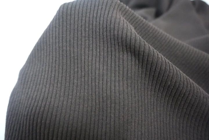 【UNIQLO(ユニクロ)】秋先まで使える！ウォッシャブルリブニットワンピース／ノースリーブ 1,990円_4