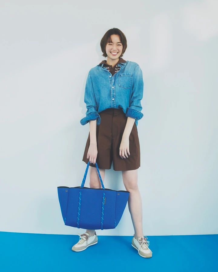 佐藤栞里 デニムコーデ