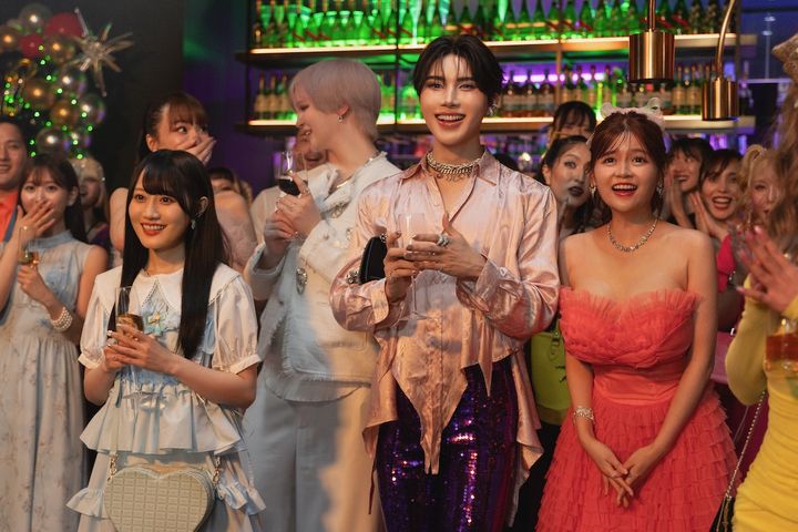 Netflixシリーズ『ダウンタイム』場面写真 width=