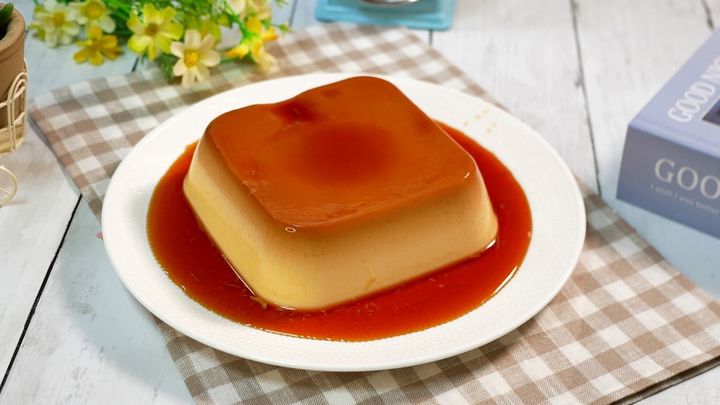 大きめサイズをレンチンで！「基本のなめらかプリン」