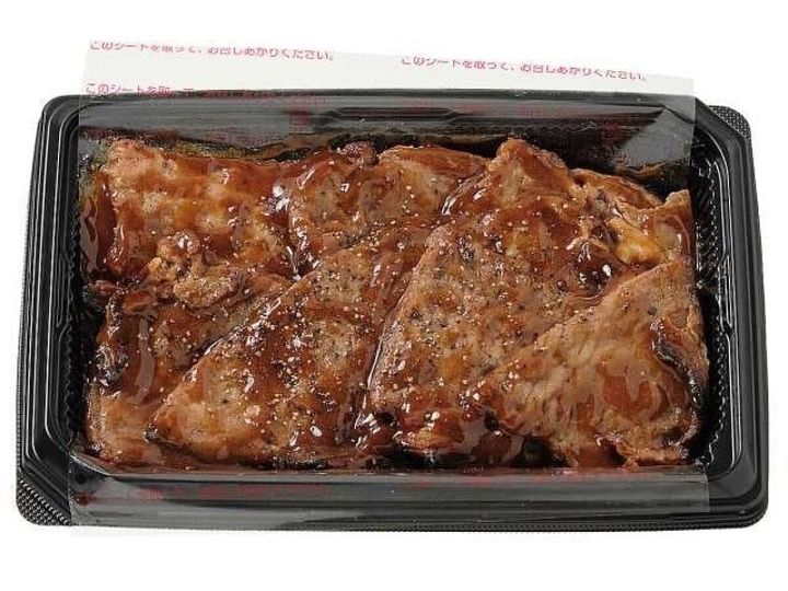 セブンイレブンの「ぶたはげ監修 炭火焼き豚丼」の豚肉アップ