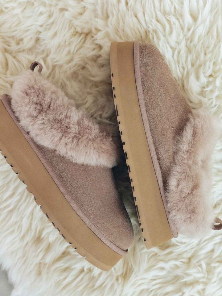 画像: 【FRAY I.D│UGG®】W TAZZELLE（モカ）¥26,400（フレイ アイディー） ◾️展開：22〜25cm（1cm刻み） 出典：フレイ アイディー