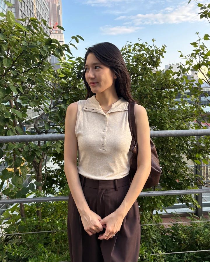 ZARAで見つけた¥2,990のハイネックトップスが、まだ暑い秋にぴったり！_3