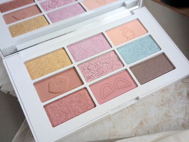 ダズリング ディメンションズ アイパレットの9色のアイシャドウ