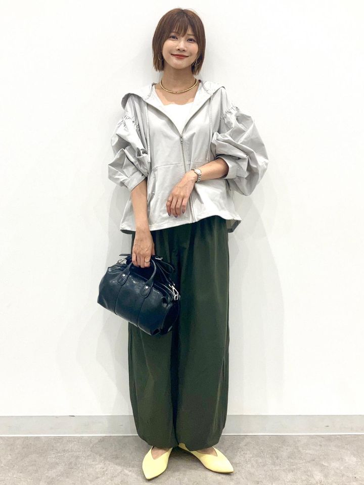 ボリュームのある袖が着こなしのポイントに 出典：StyleHint