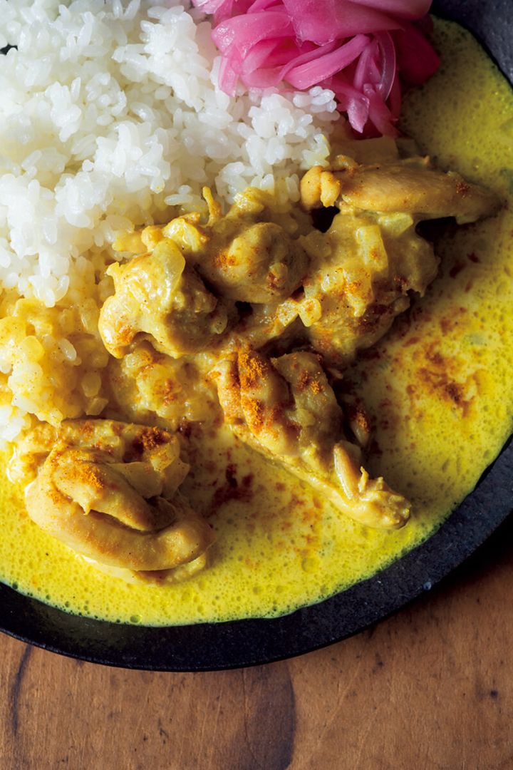 ココナッツオイルでカレーを。 エスニック風味を手軽にプラス