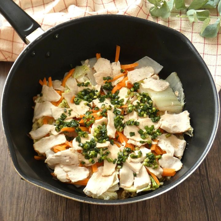 フライパン1つ！「白菜と鶏むね肉の重ね蒸し」