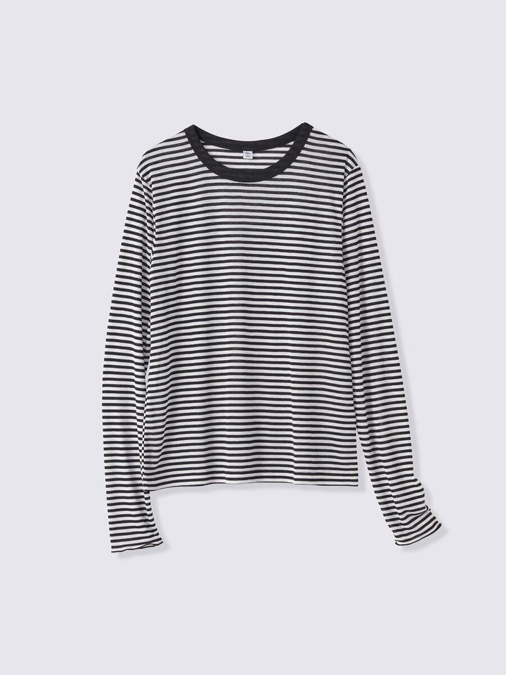 白黒ボーダー柄のソフトシアーTシャツ