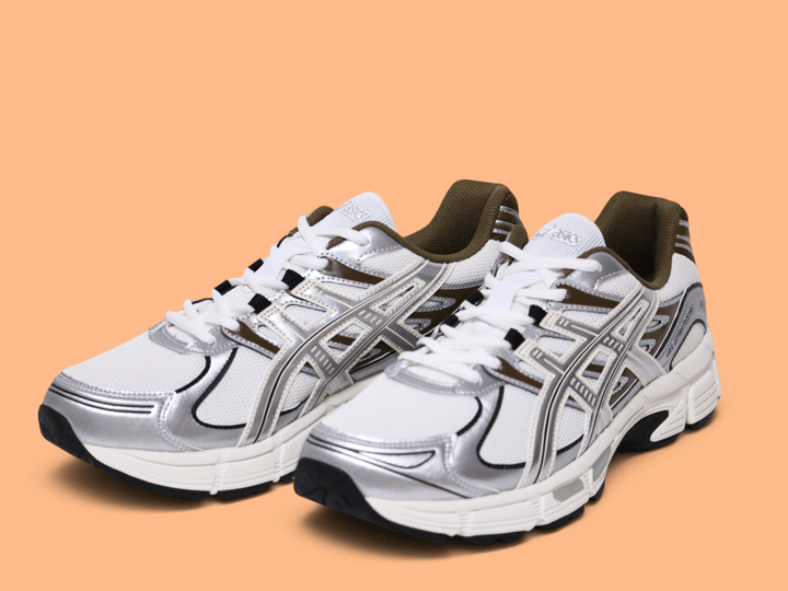 アシックスの「ゲル ストラトス MC」¥14,300