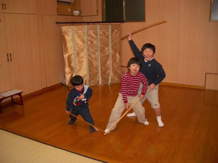 成駒屋三兄弟