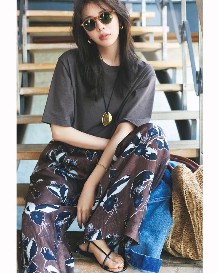 貴島明日香 パンツコーデ